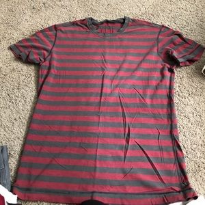 LULU LEMON T-SHIRT LARGE